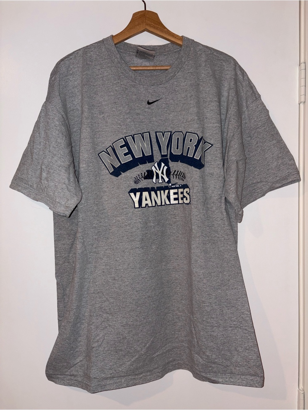 Nike NY Yankees Grey Short-Sleeve Tee